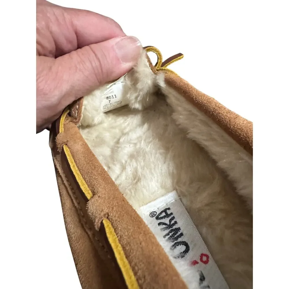 Minnetonka Moccasin Slippers Tan Suede Faux Fur Lined Women's Size 7